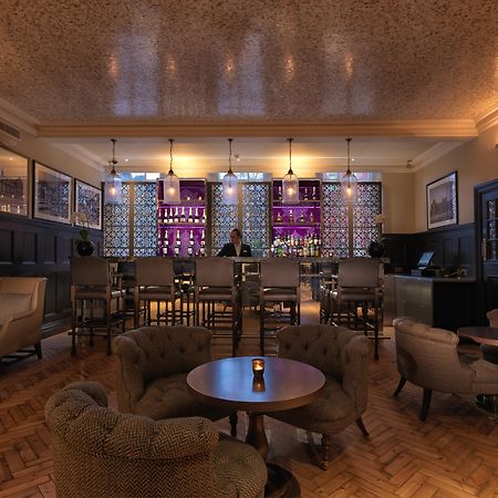 The Lalit London Hotell Bekvämligheter bild The bar at the hotel