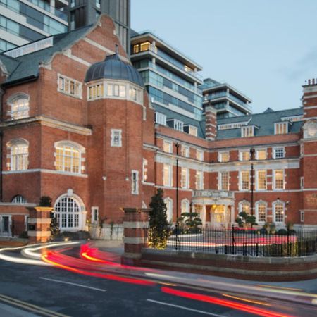The Lalit London Hotell Exteriör bild The former St Mary's Hospital