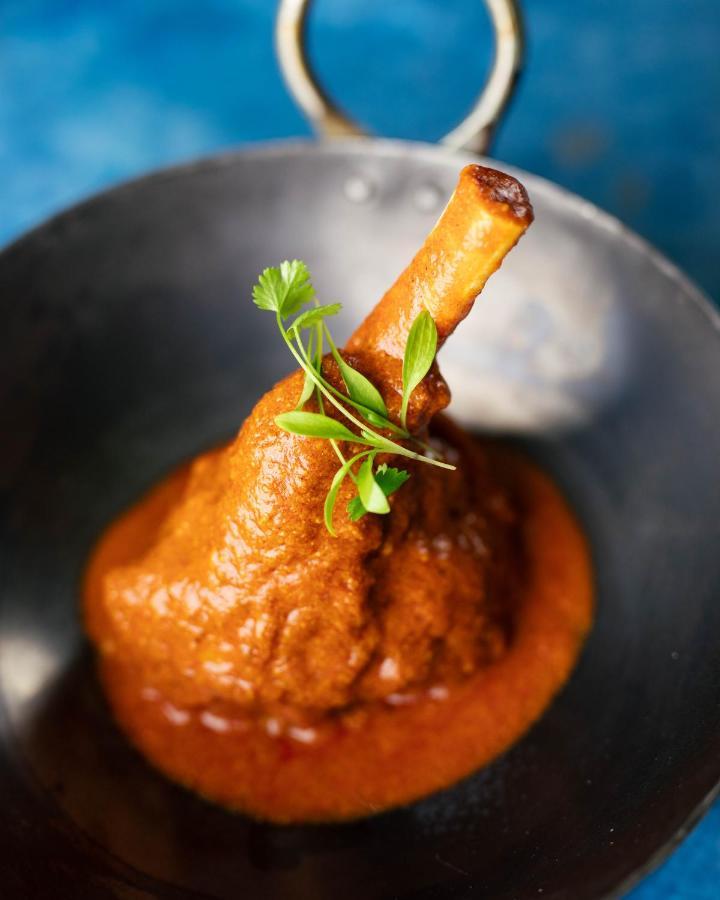 The Lalit London Hotell Exteriör bild A mutton shank