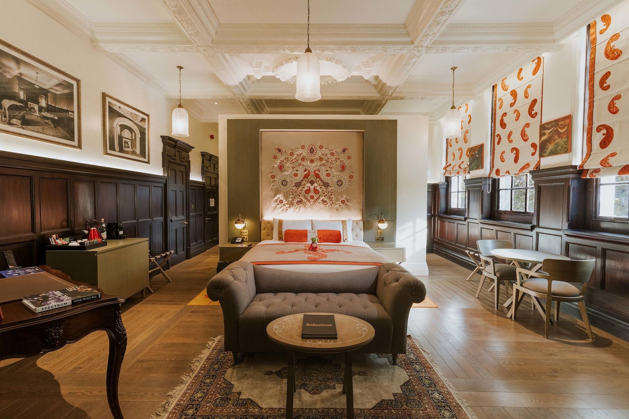 The Lalit London Hotell Exteriör bild A suite at the hotel