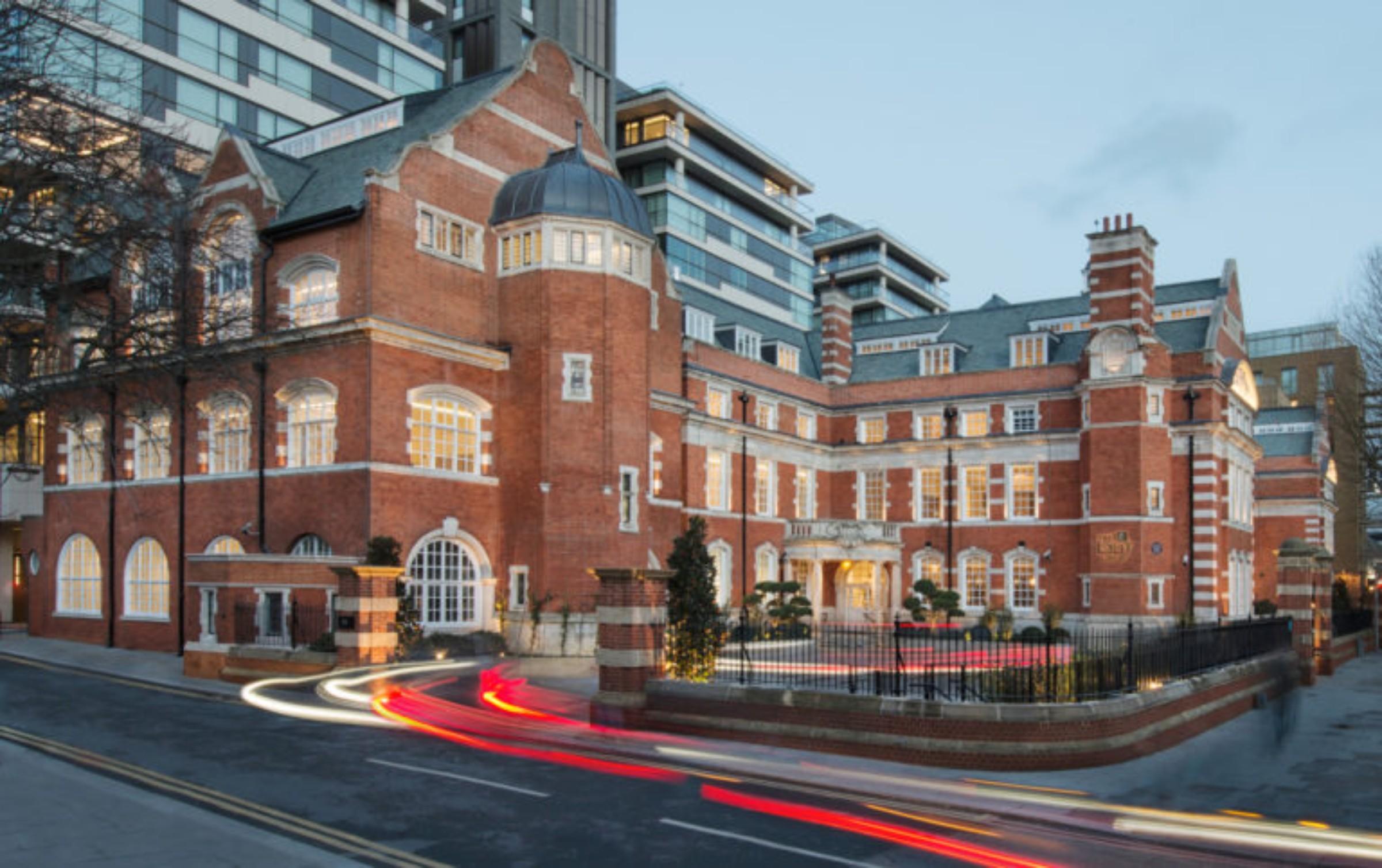 The Lalit London Hotell Exteriör bild The former St Mary's Hospital