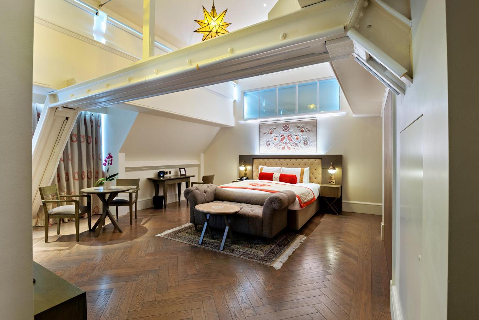 The Lalit London Hotell Exteriör bild A suite at the hotel